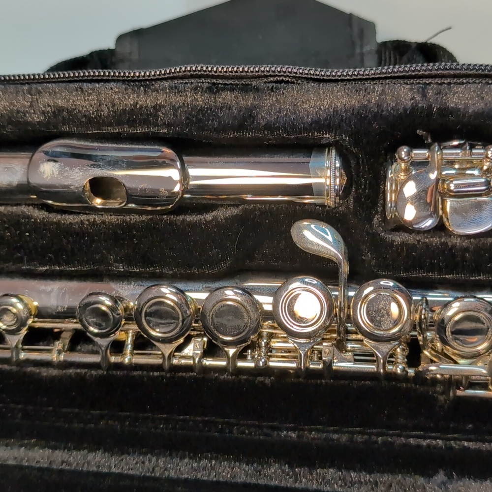 Flute with Case - Picture 7 of 9